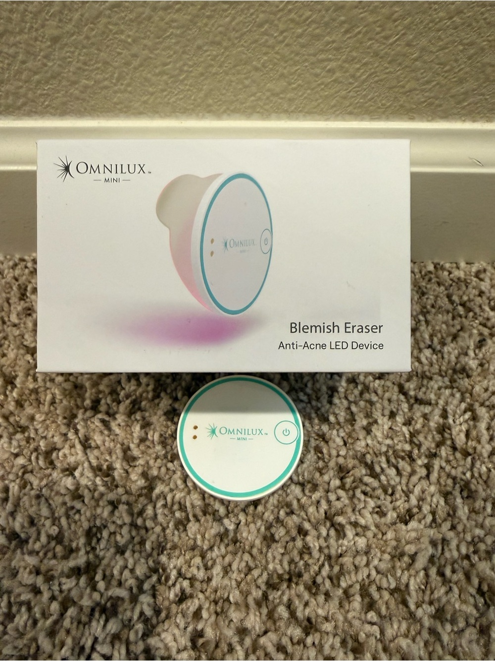 Omnilux Mini Blemish Eraser Anti-Acne LED Device - White with Teal Trim